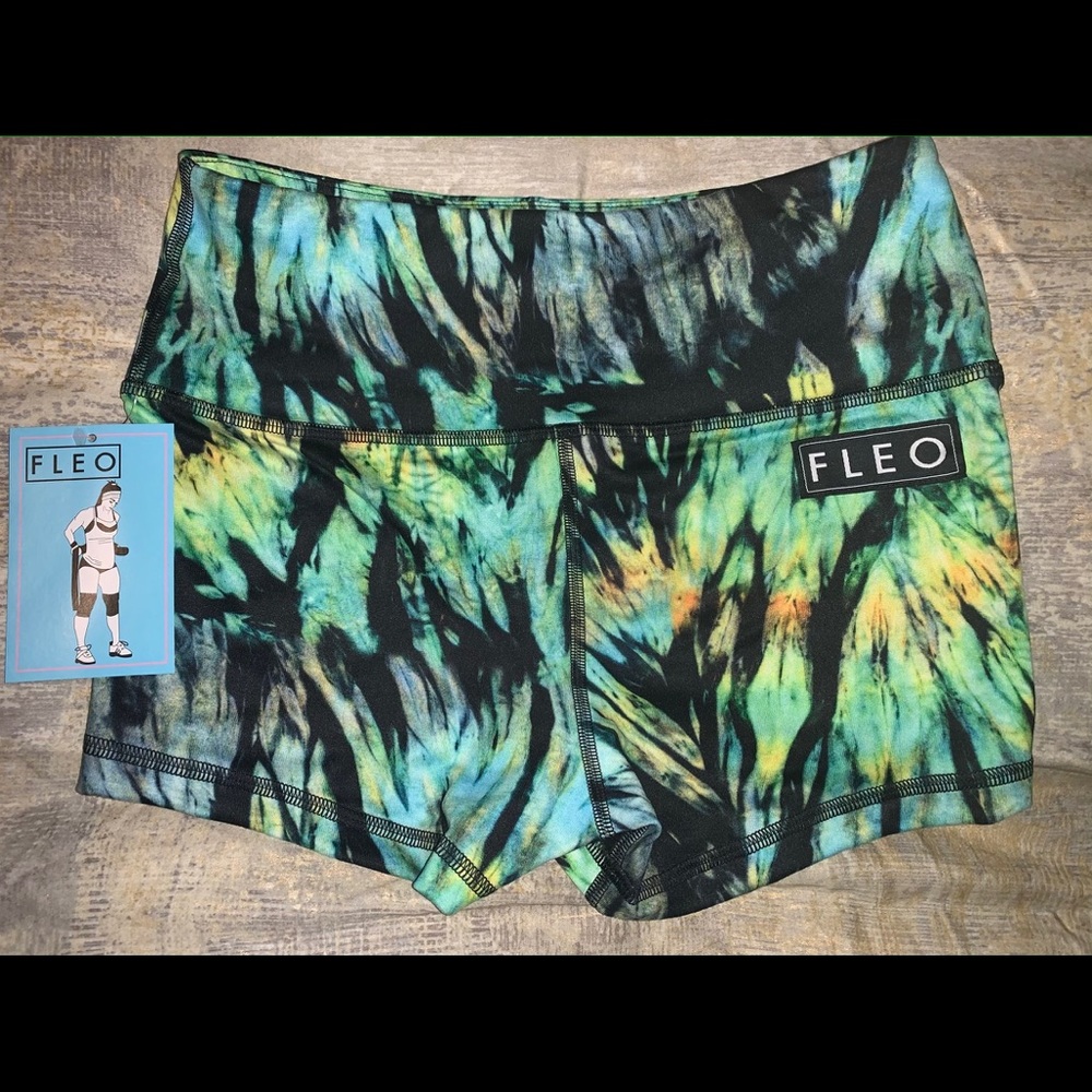 Small Fleo Shorts, New, Feather Glow, NWT